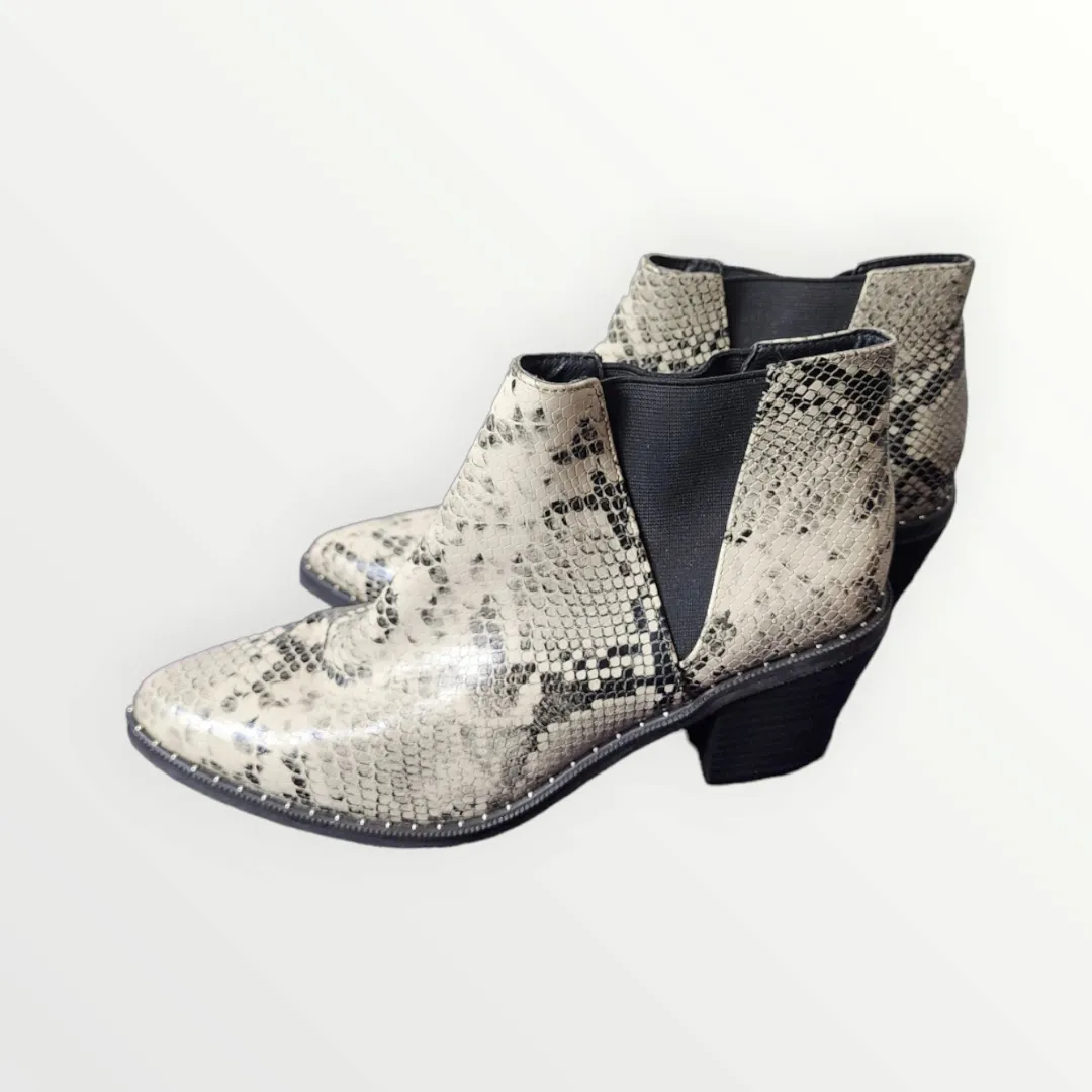 Snake print ankle booties sz 9