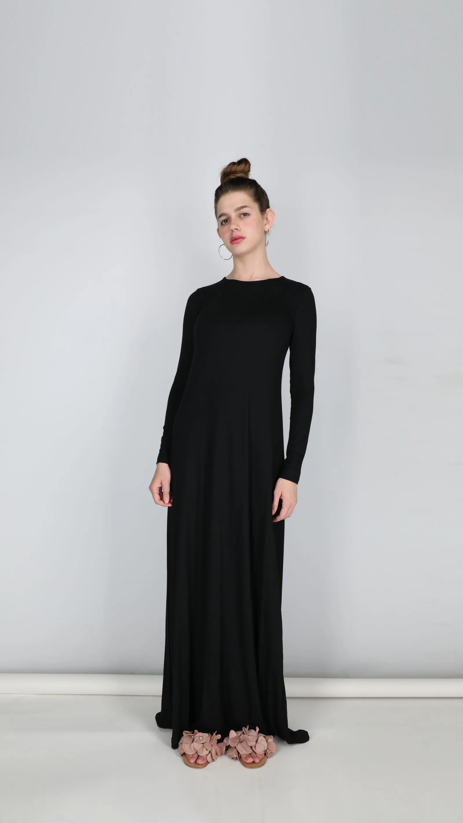 Solid A-Line Maxi Dress / Black