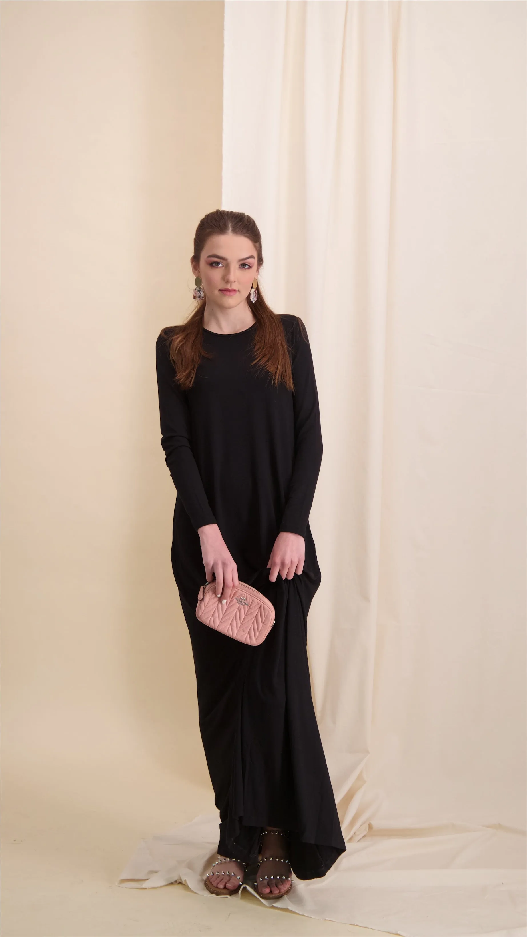 Solid A-Line Maxi Dress / Black